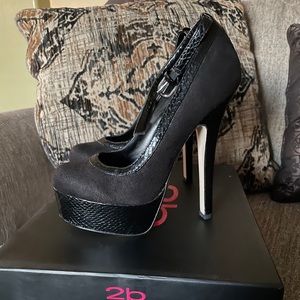 2b Bebe heels